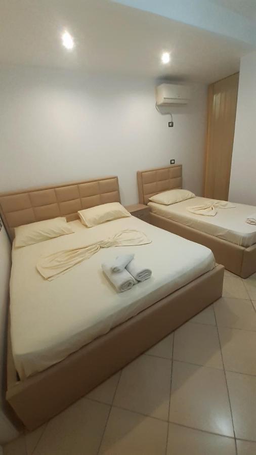Hotel Vila Flowers Vlora Kültér fotó