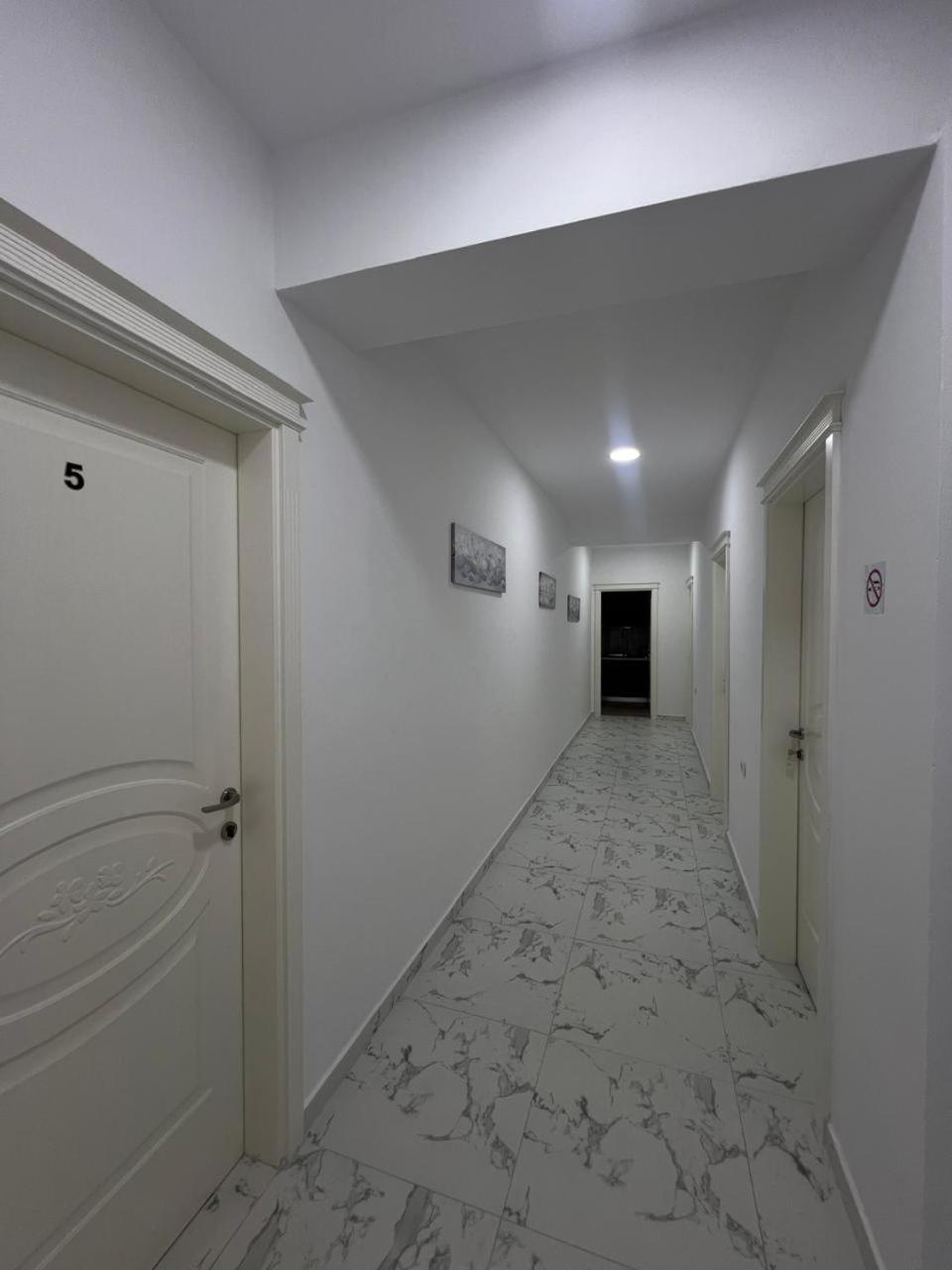 Hotel Vila Flowers Vlora Kültér fotó