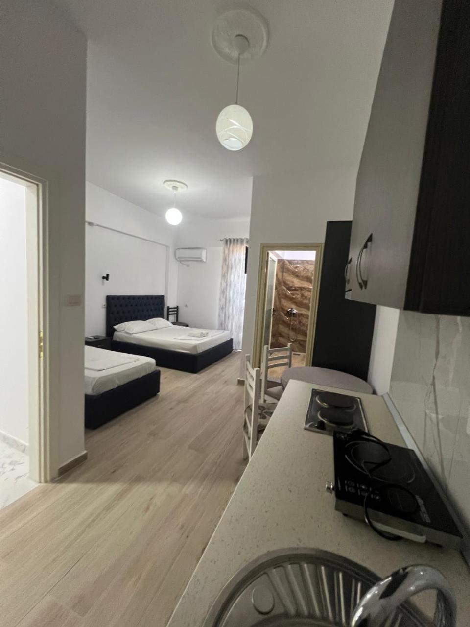 Hotel Vila Flowers Vlora Kültér fotó