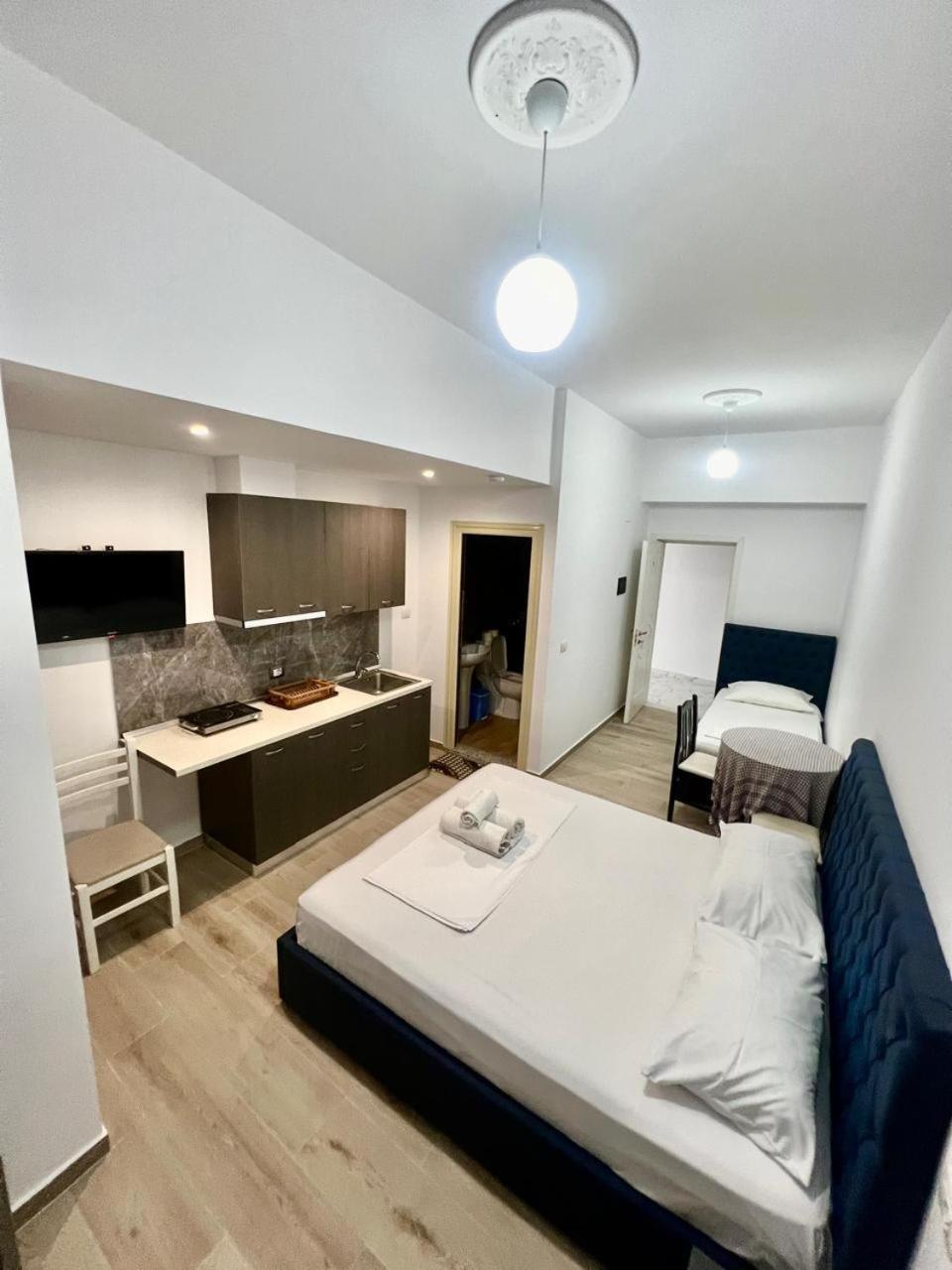 Hotel Vila Flowers Vlora Kültér fotó