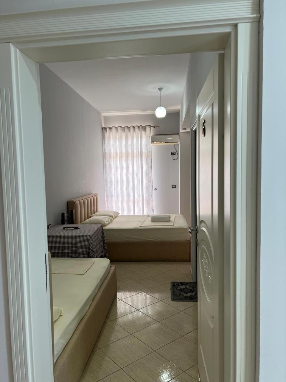 Hotel Vila Flowers Vlora Kültér fotó