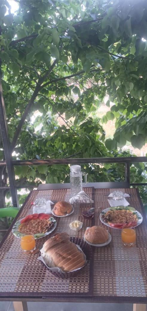 Hotel Vila Flowers Vlora Kültér fotó