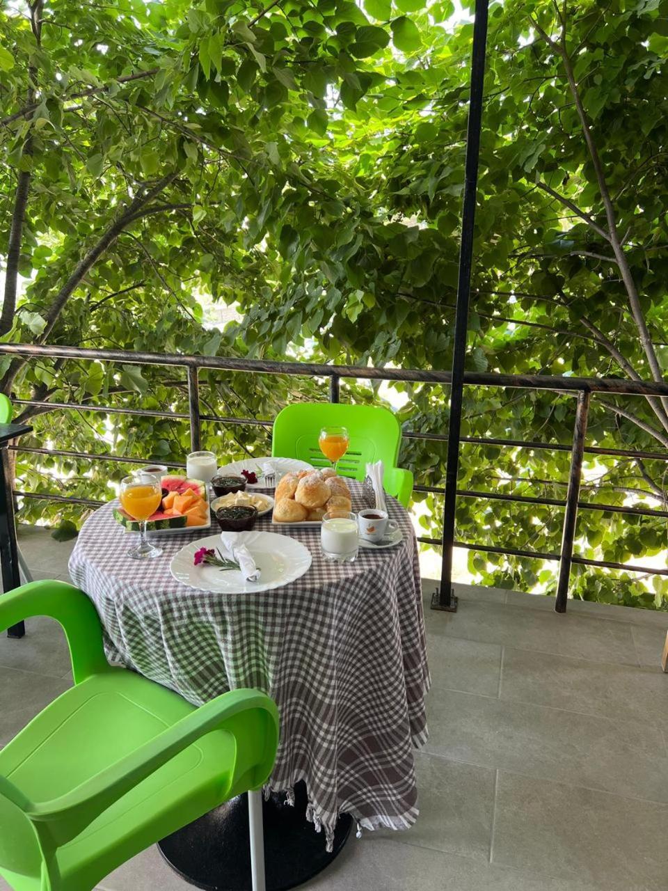 Hotel Vila Flowers Vlora Kültér fotó